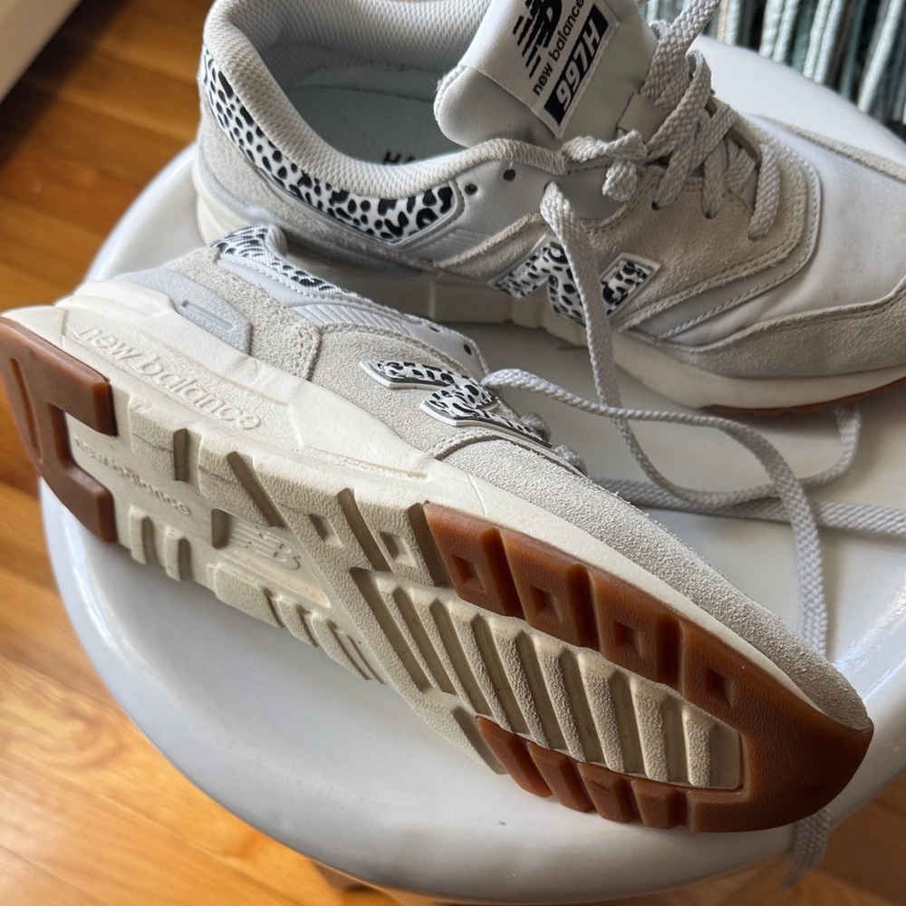 New Balance 997H White and Gray Sneakers - Picture 2 of 2